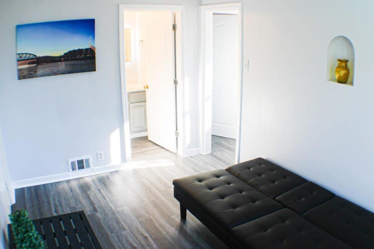 Newly Renovated 2-Bed Near Downtown-North Shore Питтсбург Экстерьер фото